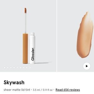 NWT Glossier Skywash matte lid tint “palm”